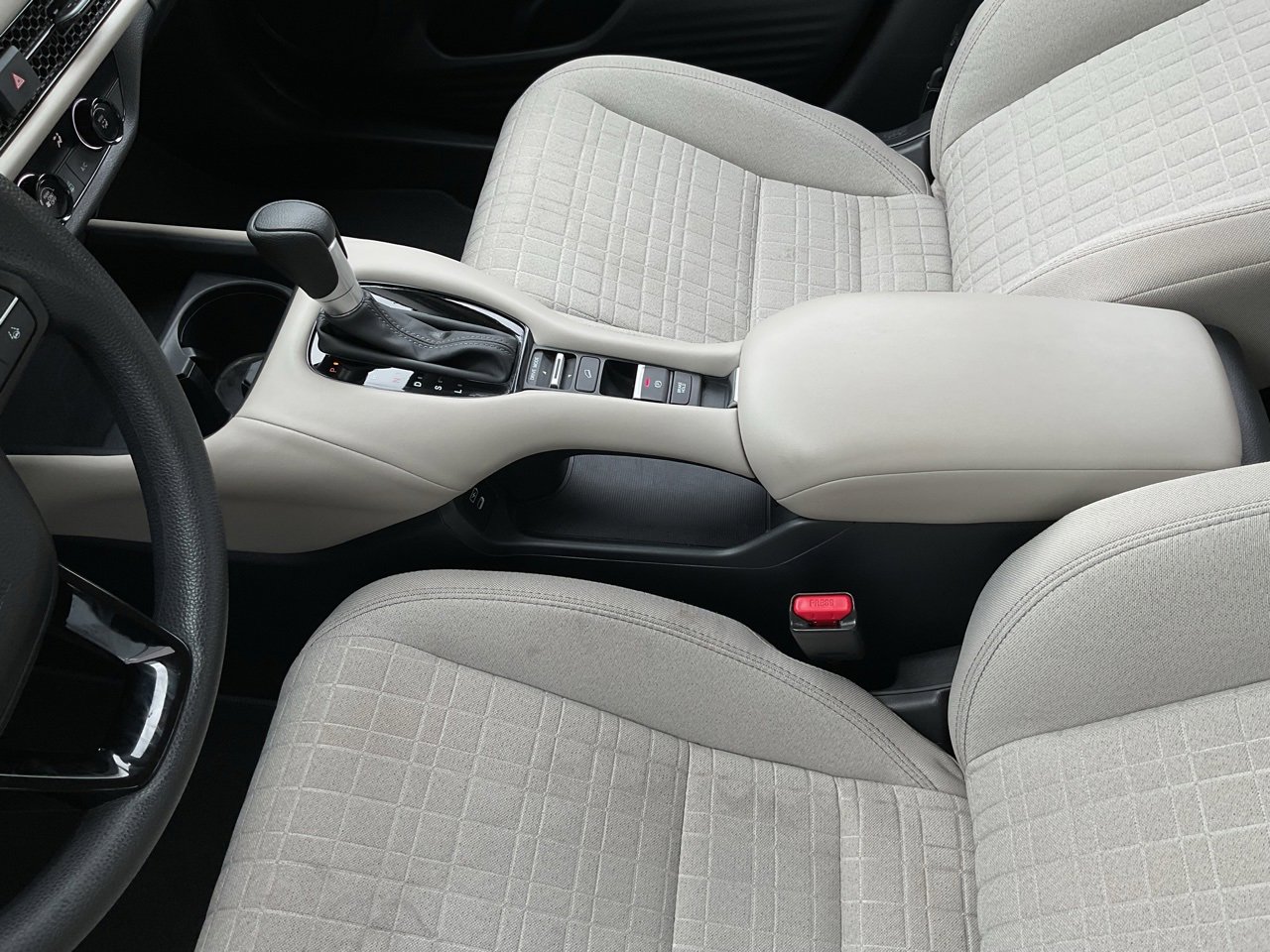 Used 2025 Honda HR-V LX image 33