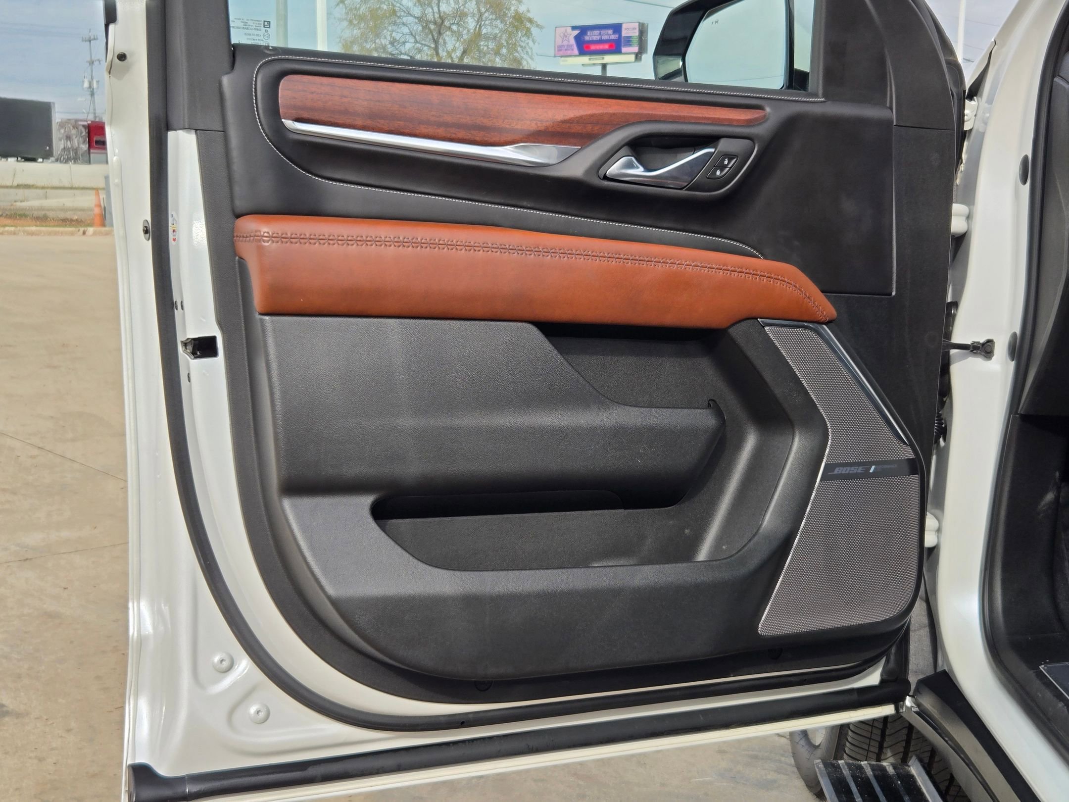 Used 2023 GMC Yukon XL Denali Ultimate image 11