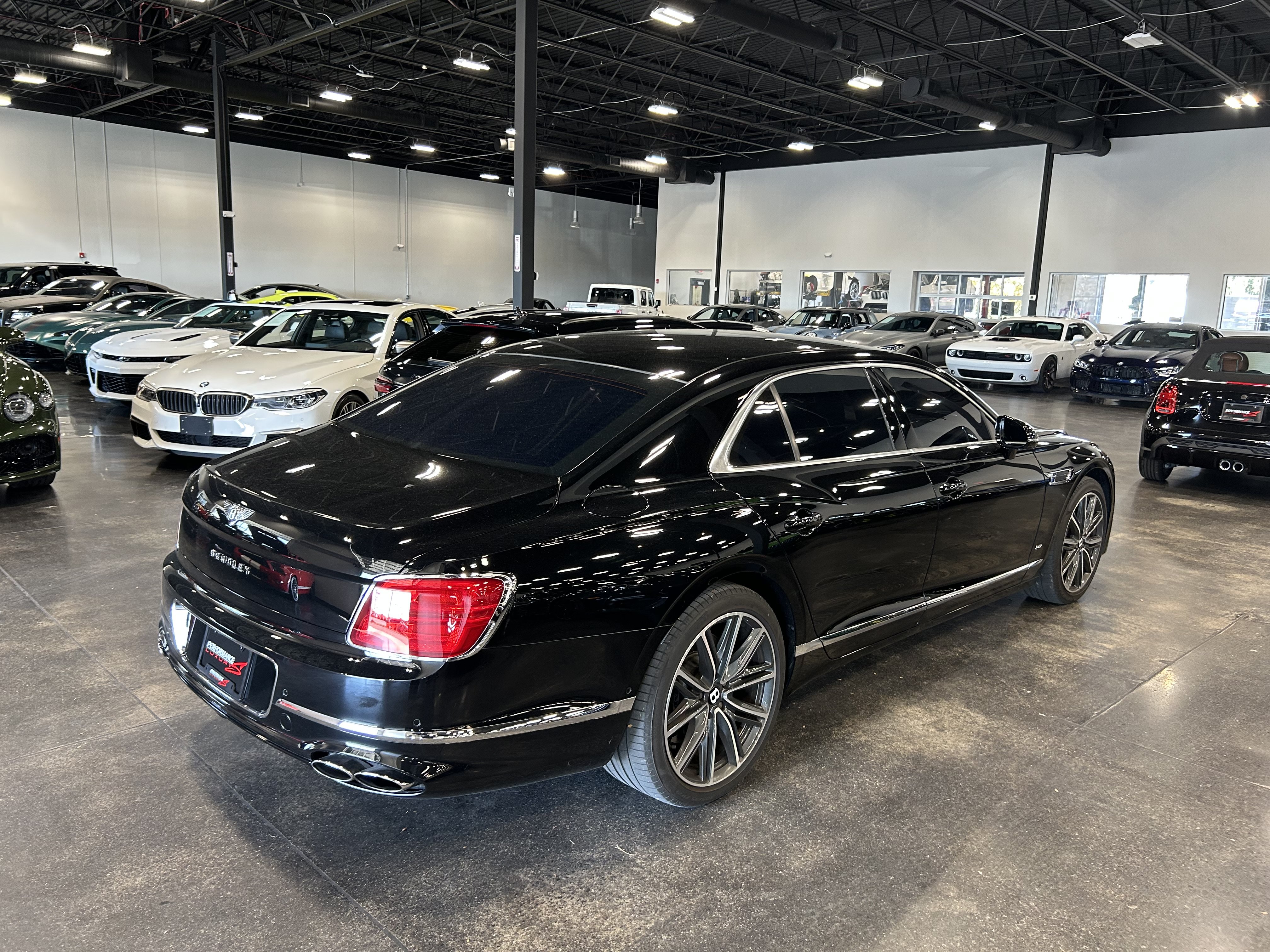 Used 2021 Bentley Flying Spur V8 AWD/4WD image 3