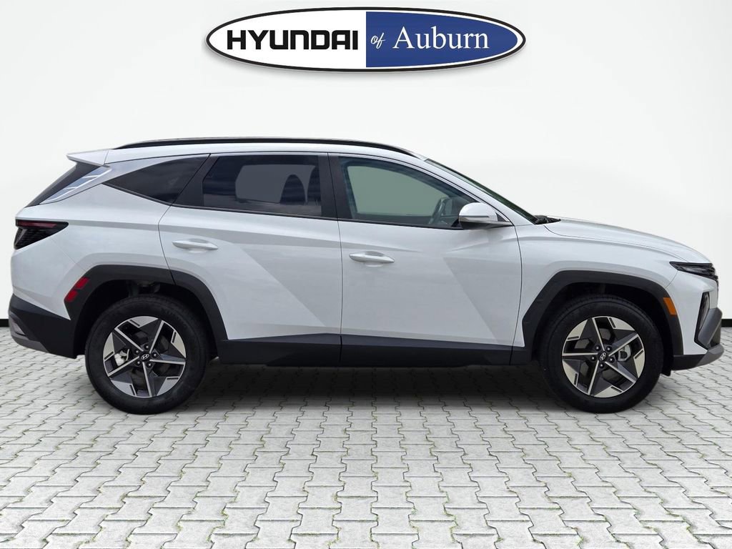 Certified 2025 Hyundai Tucson SEL AWD/4WD image 4