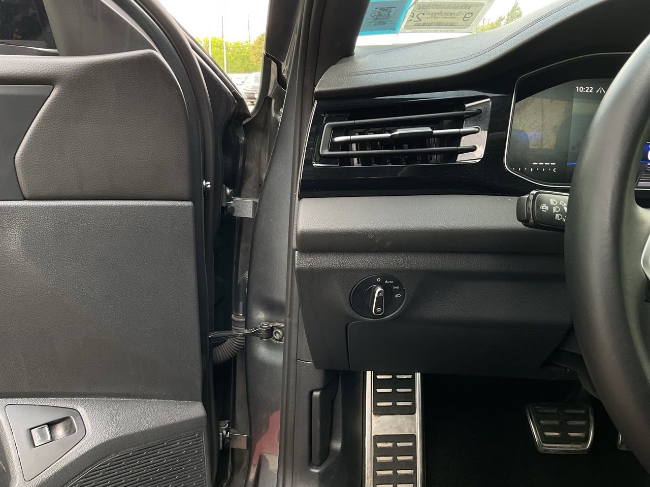 Used 2025 Volkswagen Jetta Sport image 24