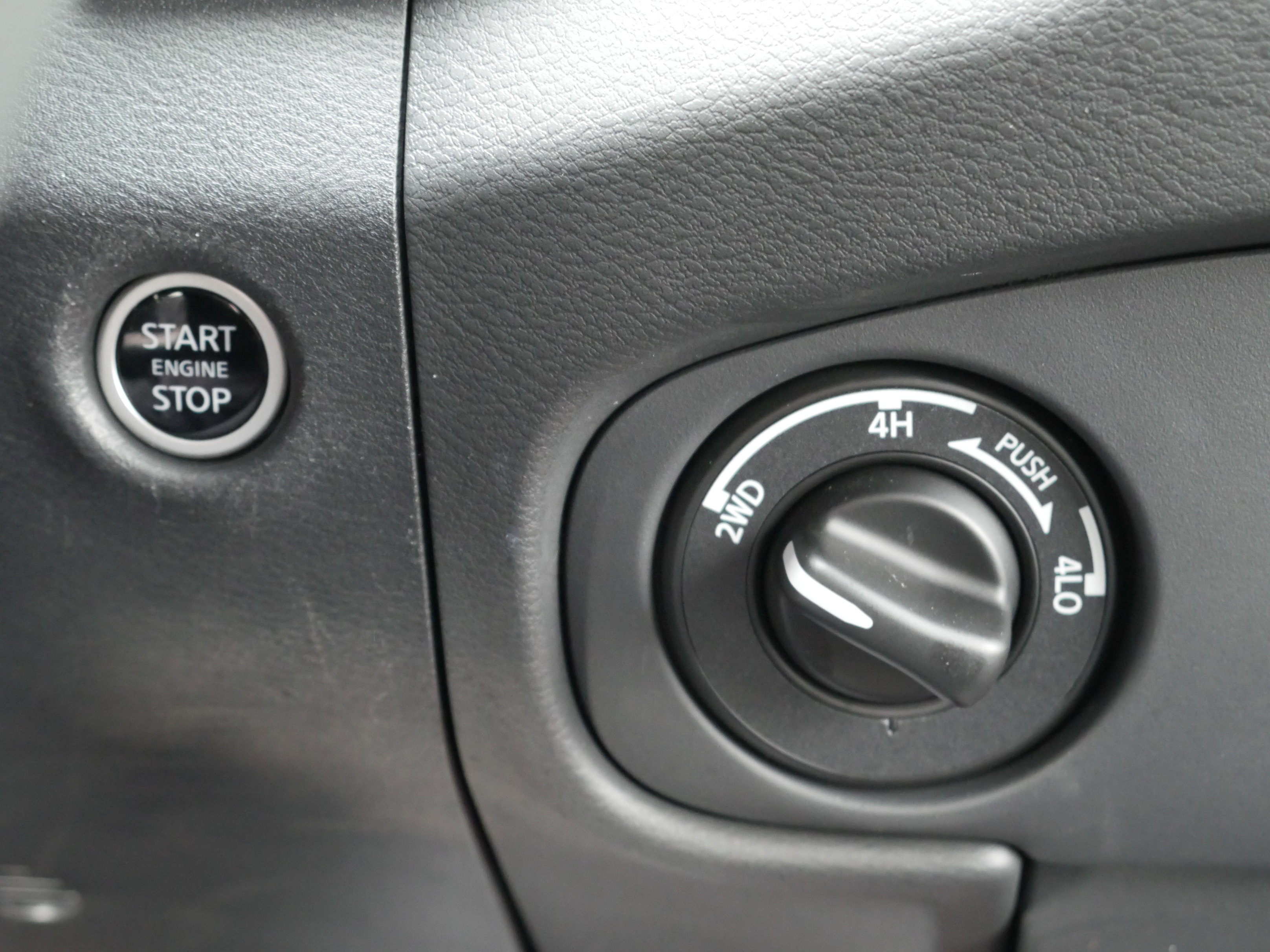 Certified 2024 Nissan Frontier PRO-4X w/ Pro Convenience Package image 8