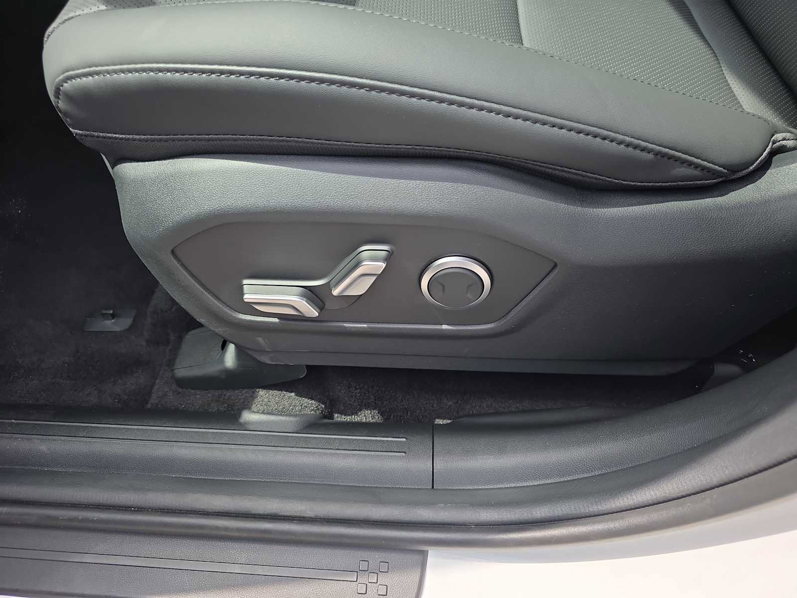 New 2026 Hyundai Santa Fe SEL FWD image 10