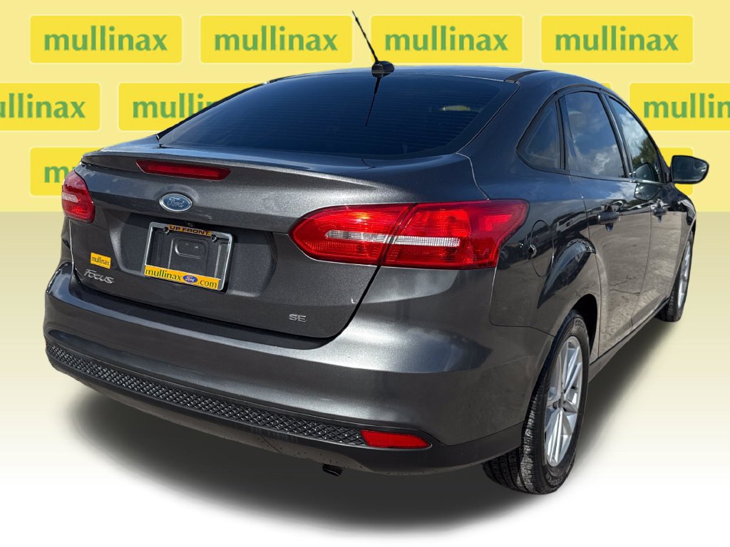 Used 2018 Ford Focus SE FWD image 4