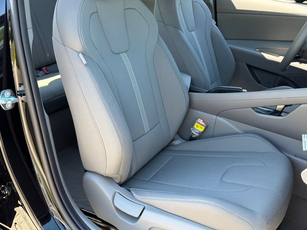 New 2026 Hyundai Elantra SE FWD image 7