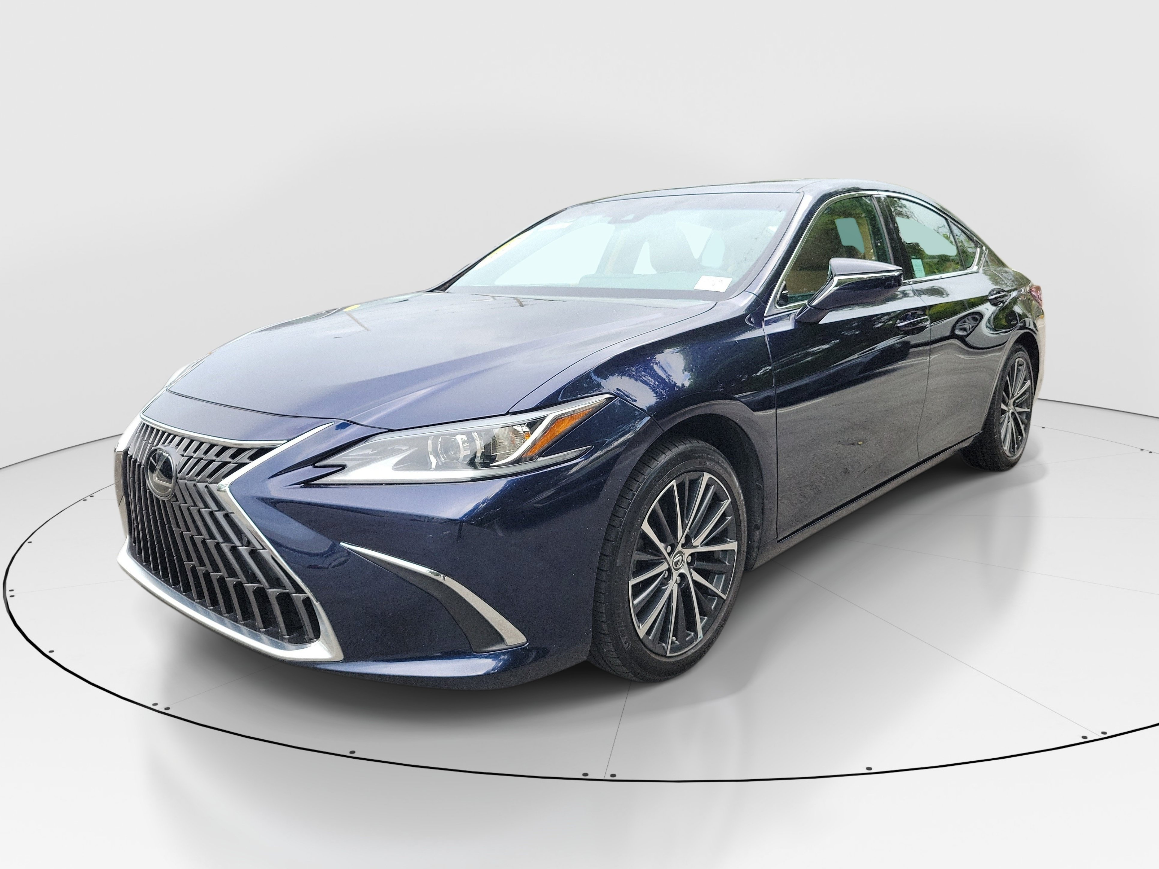 Used 2024 Lexus ES 350 w/ Premium Package FWD image 3