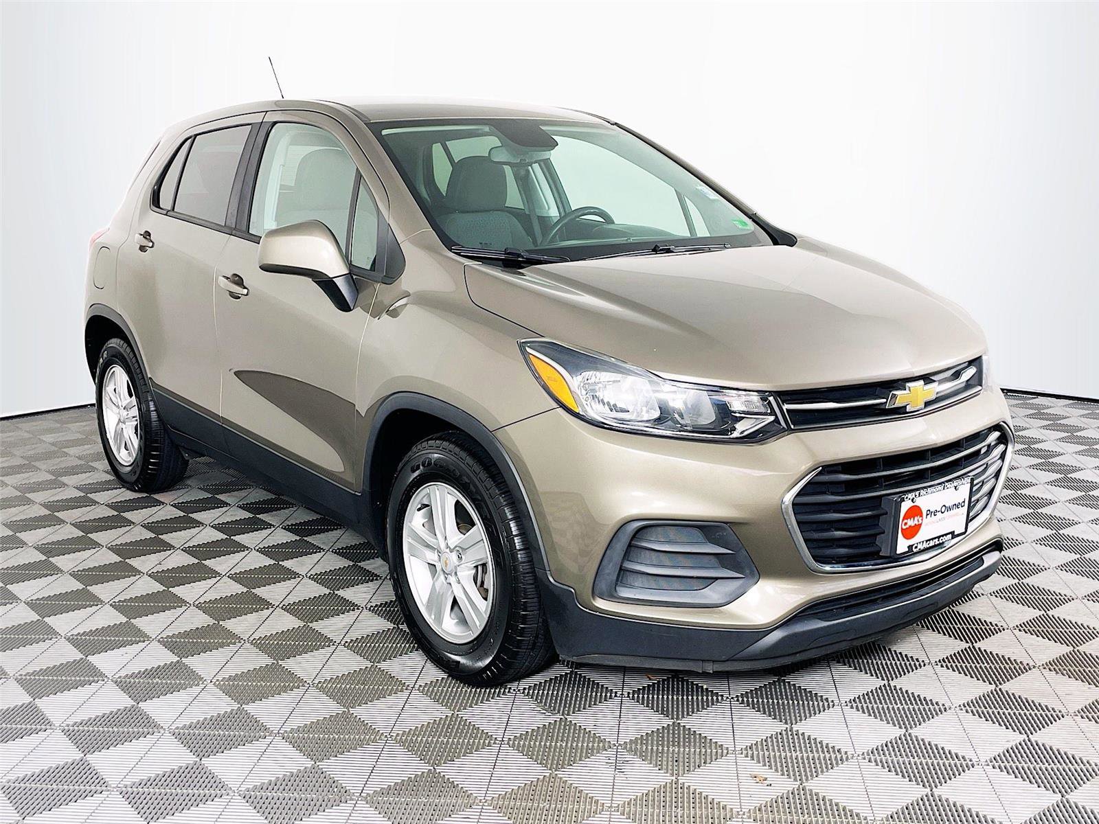Used 2020 Chevrolet Trax LS w/ Tint and Cruise Package image 1