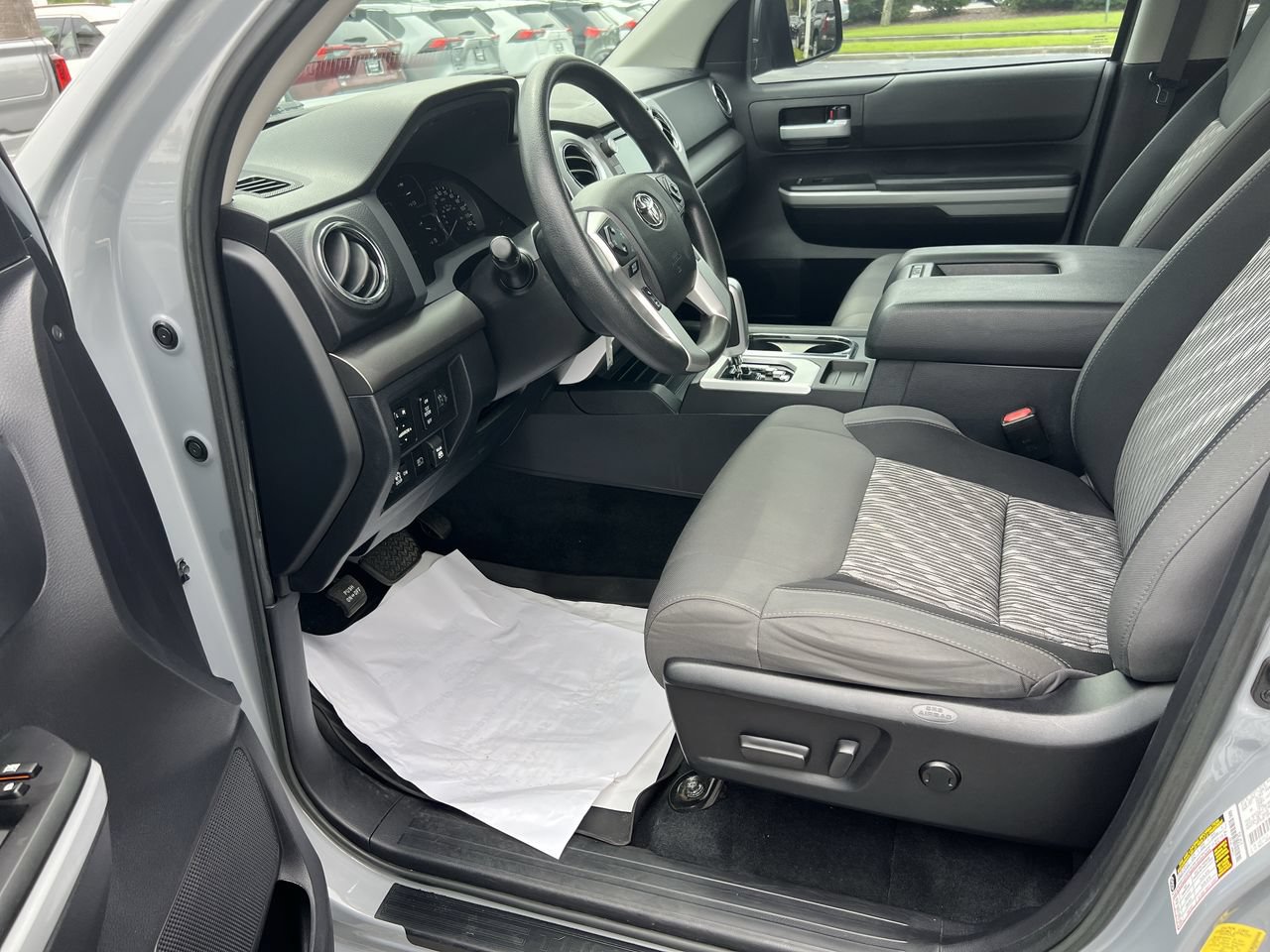 Used 2021 Toyota Tundra SR5 w/ SR5 Upgrade Package AWD/4WD image 16