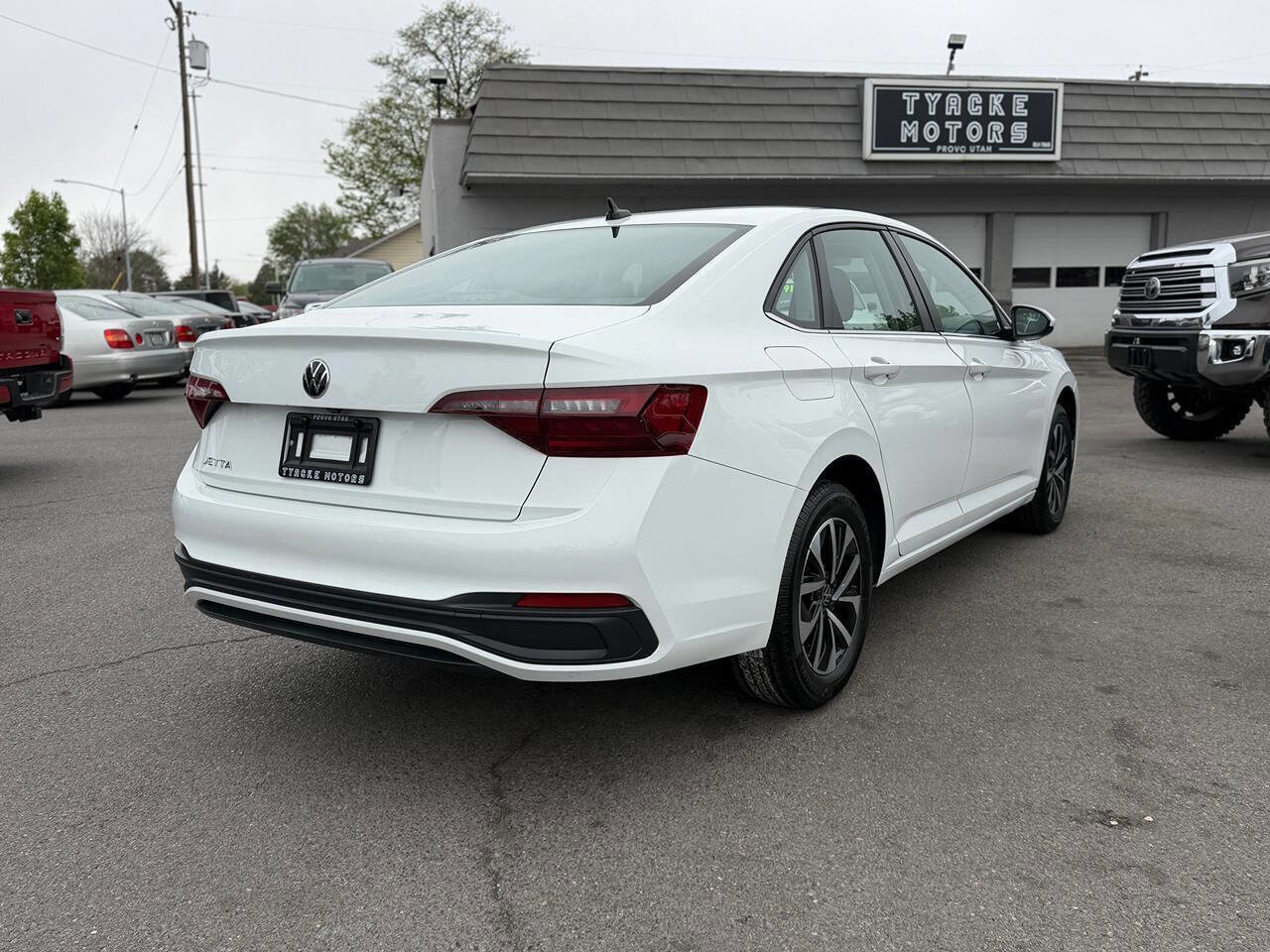 Used 2023 Volkswagen Jetta S image 7