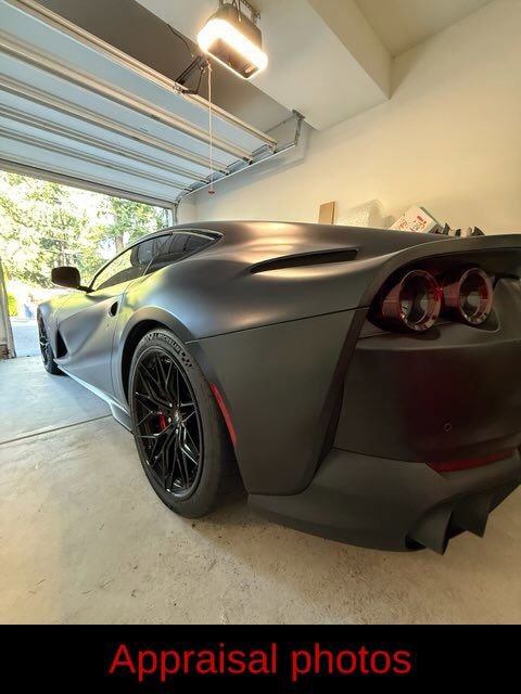 Used 2018 Ferrari 812 Superfast RWD image 4