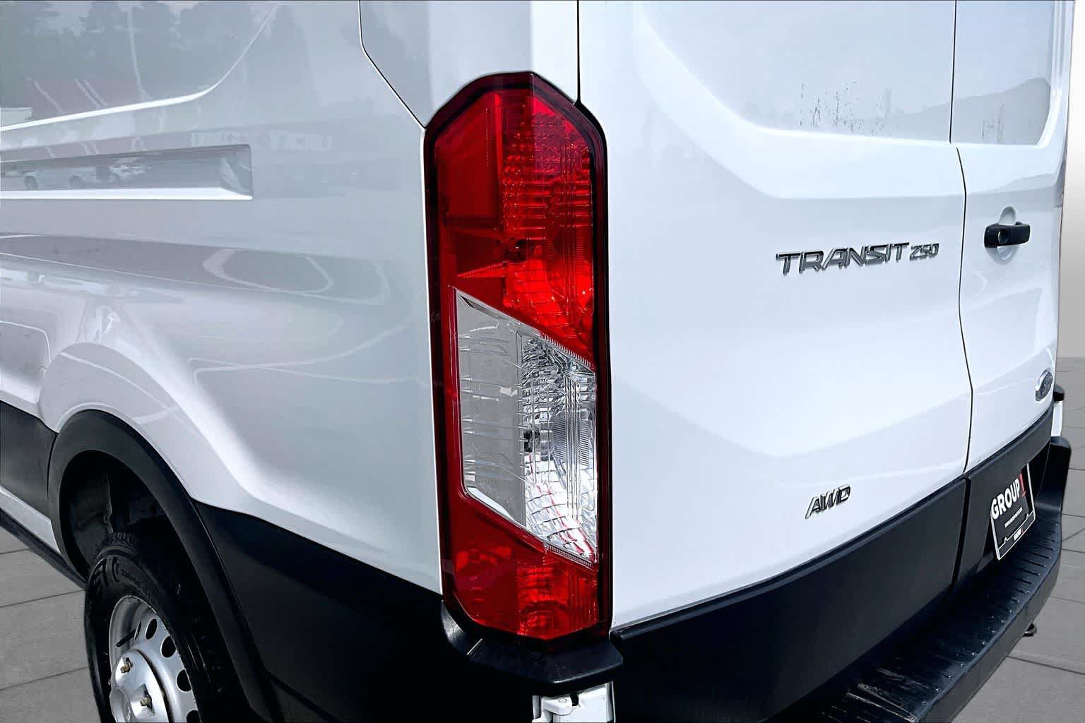 Used 2023 Ford Transit 250 Medium Roof AWD image 31