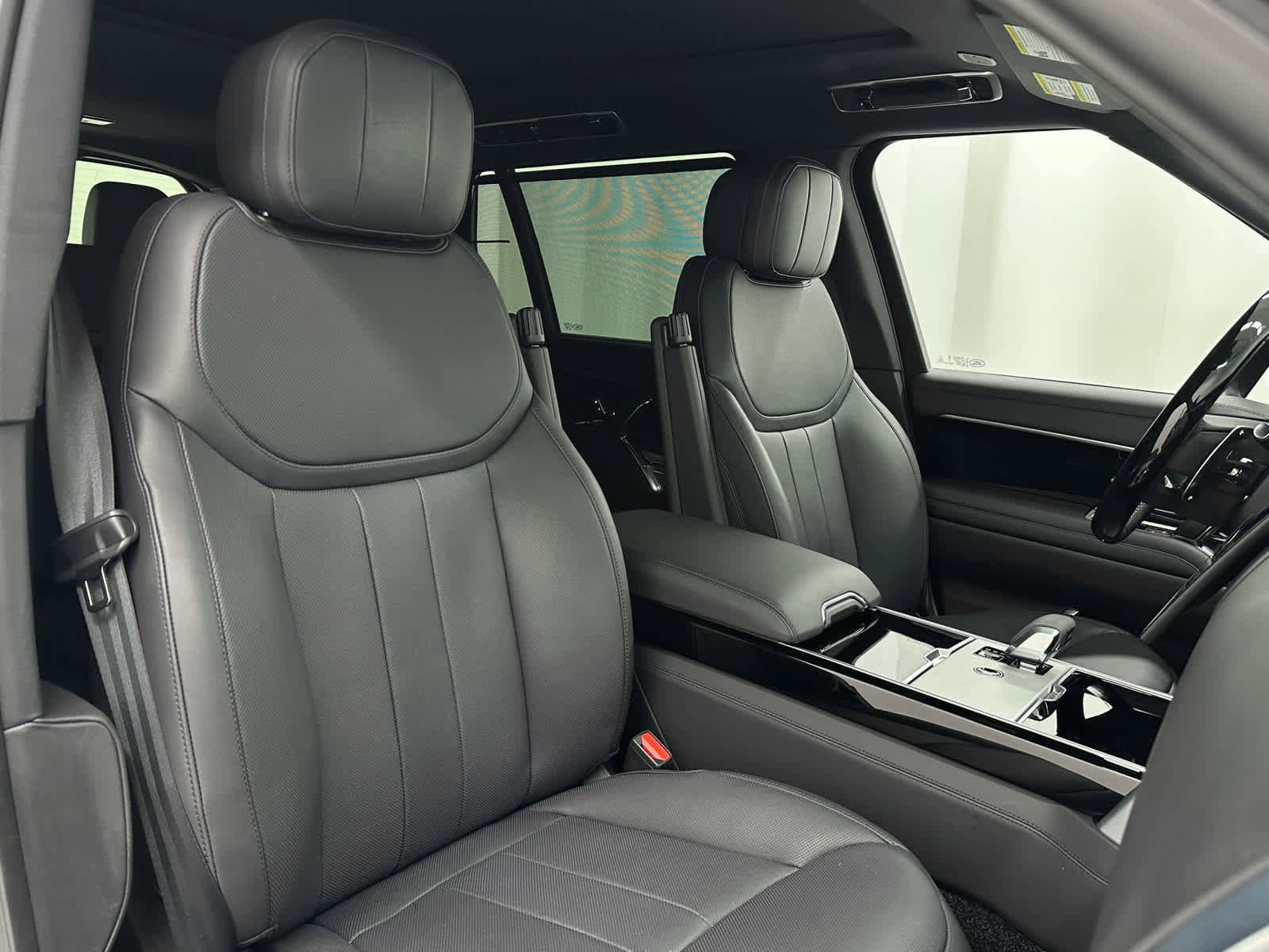 Used 2025 Land Rover Range Rover Long Wheelbase SE image 19