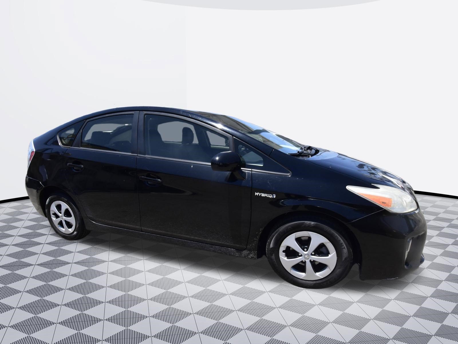 Used 2014 Toyota Prius Four FWD image 3