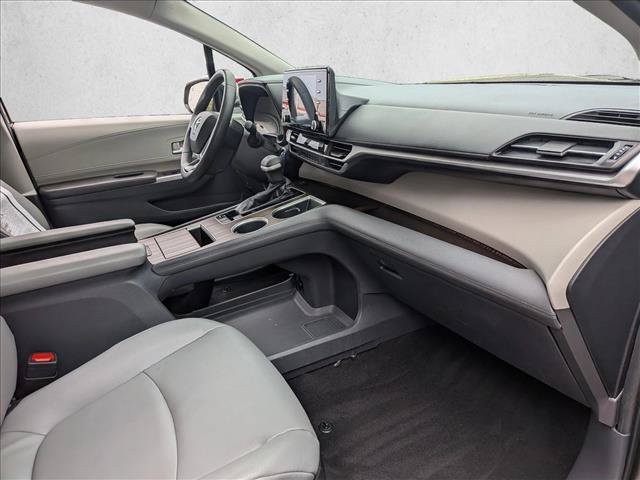 Certified 2022 Toyota Sienna XLE FWD image 22