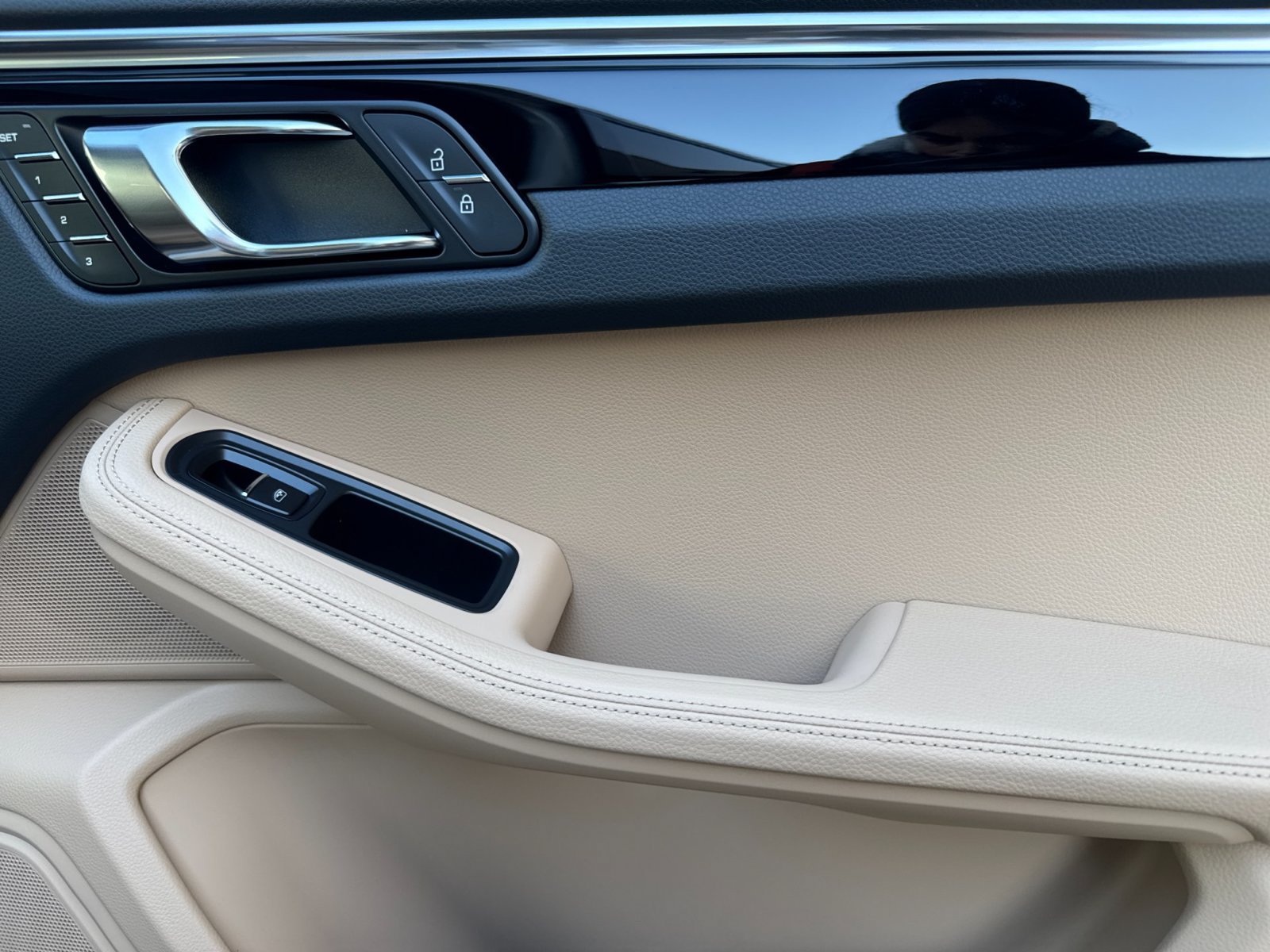 Certified 2026 Porsche Macan AWD/4WD image 20