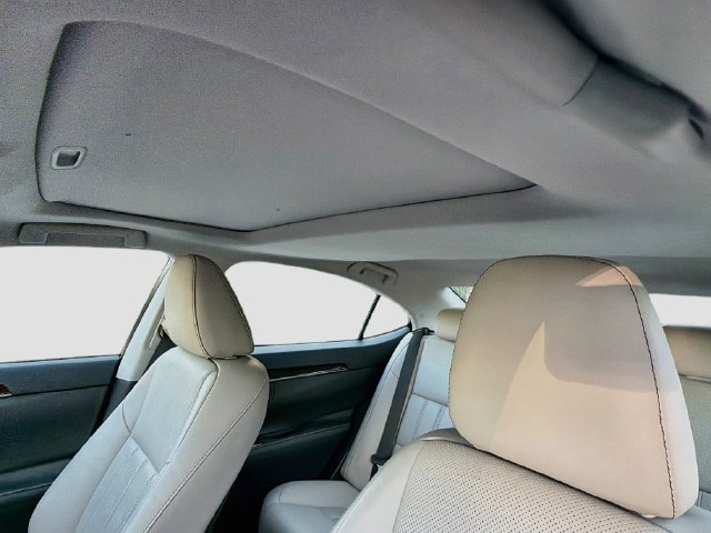 Used 2016 Lexus ES 350 w/ Luxury Package w/Wood Trim FWD image 26