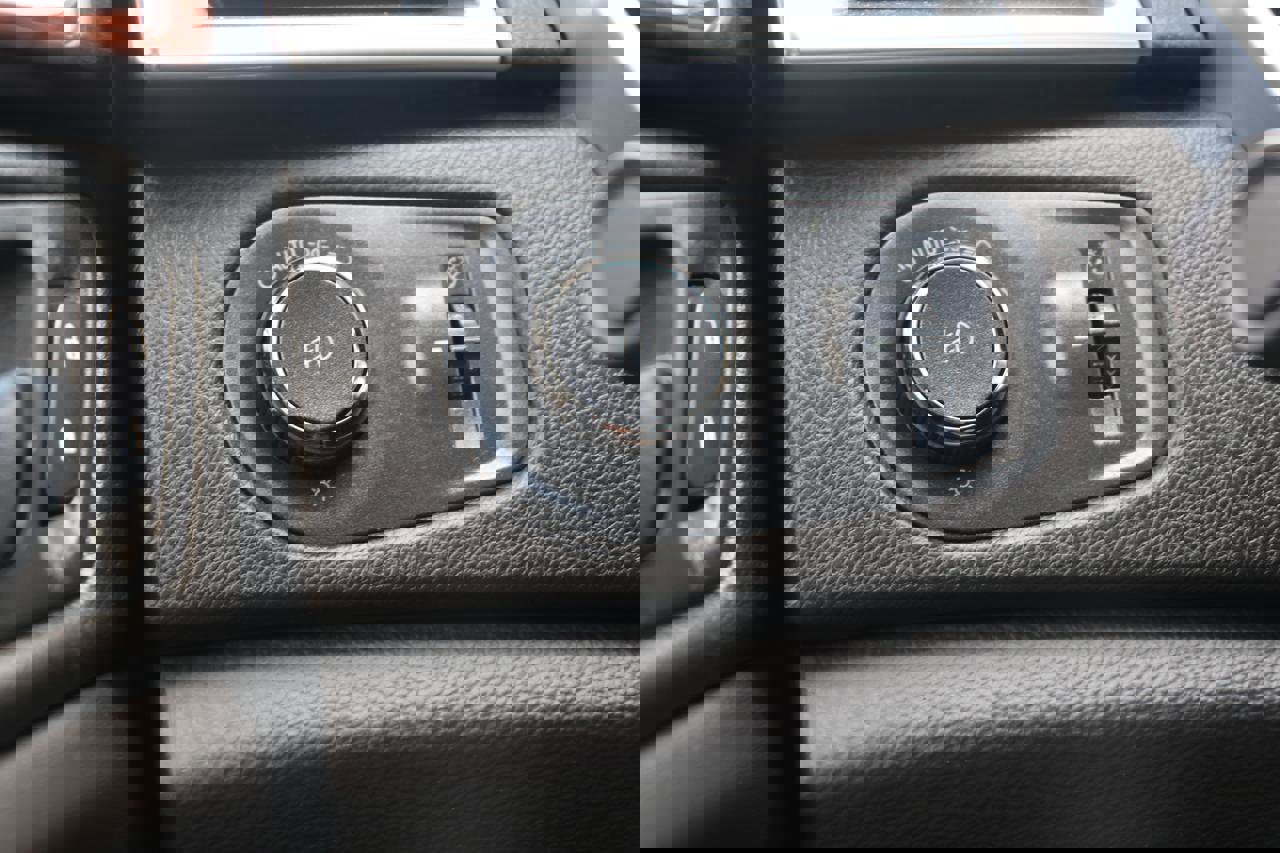 Used 2014 Cadillac SRX Performance w/ Driver Awareness Package image 33