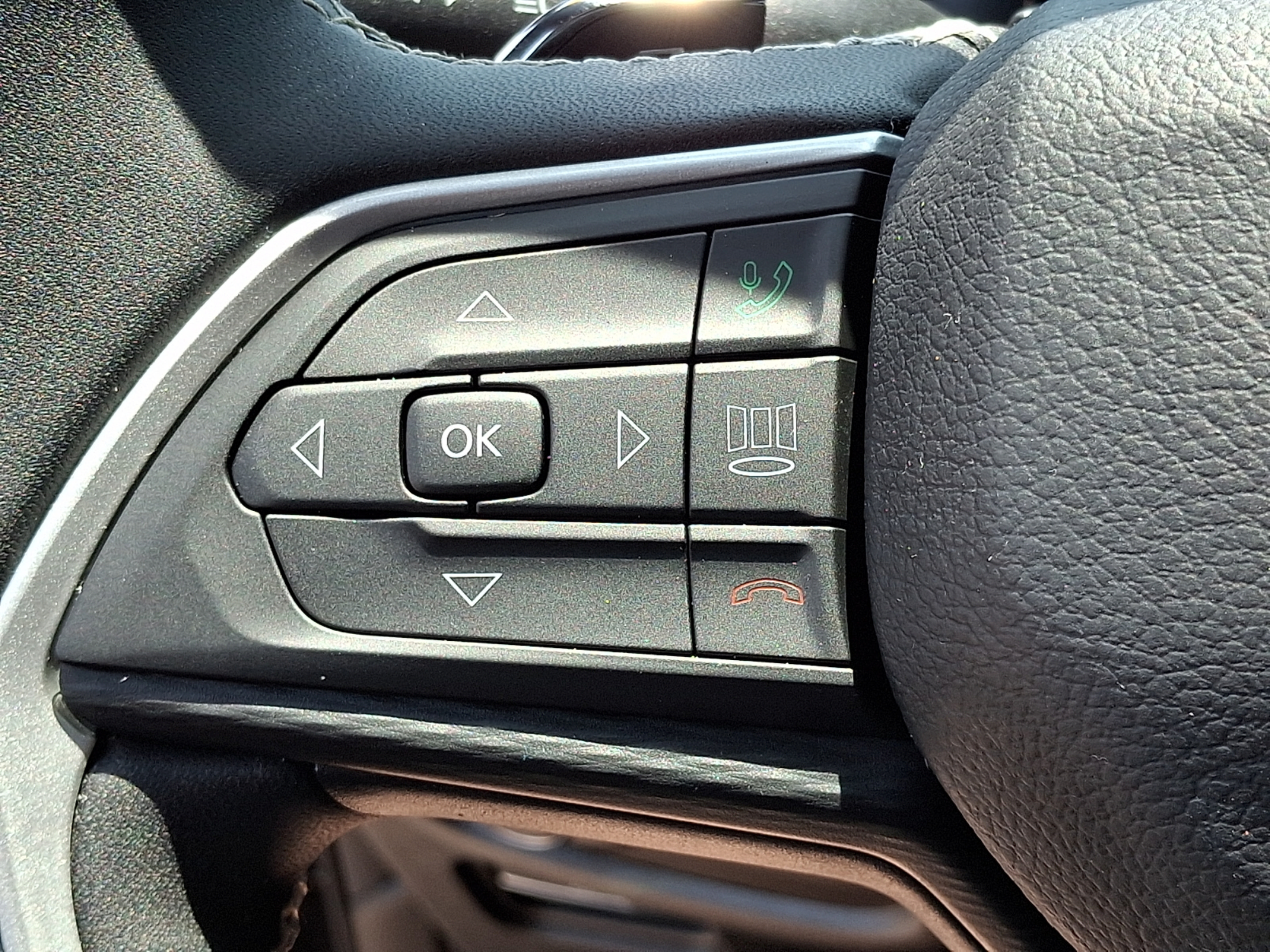 Certified 2023 Jeep Grand Cherokee L Laredo AWD/4WD image 20
