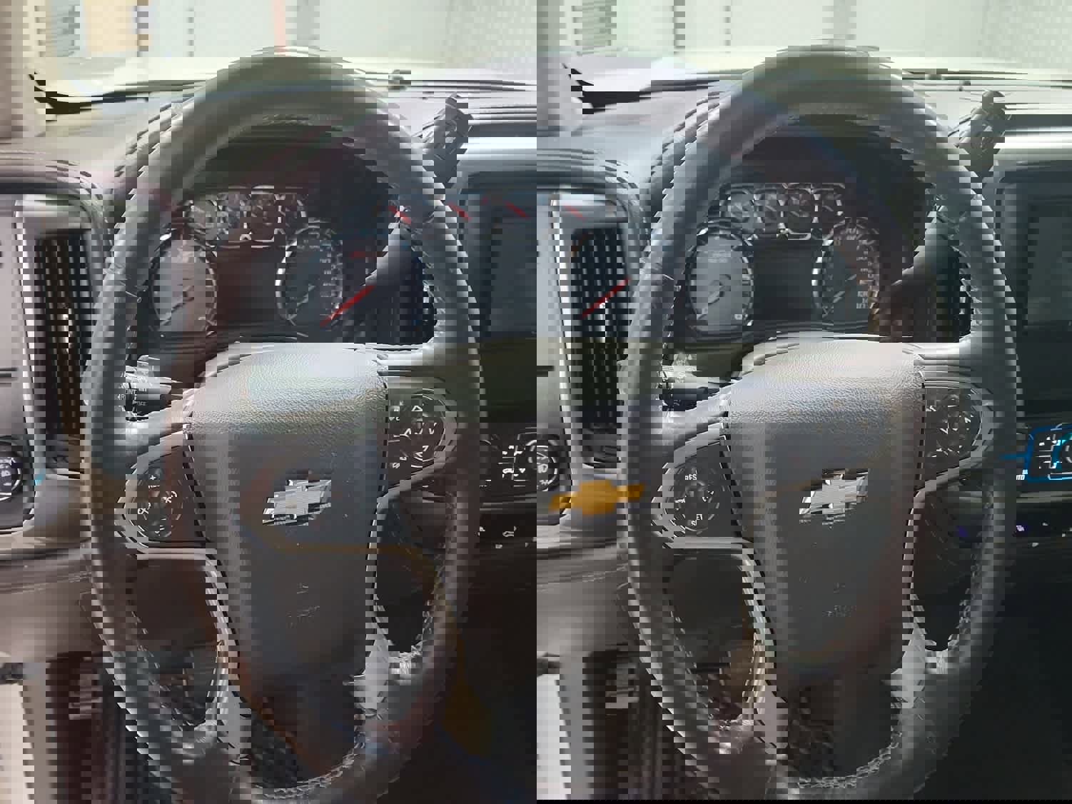 Used 2015 Chevrolet Silverado 1500 LTZ Z71 w/ Custom Sport Edition image 23