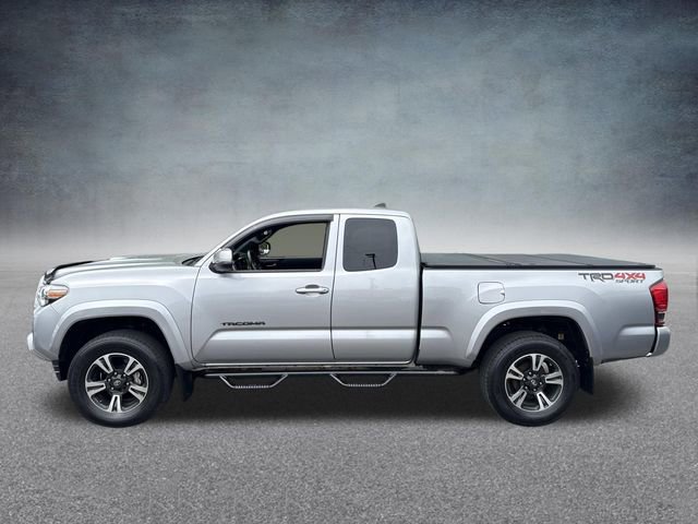 Used 2016 Toyota Tacoma TRD Sport AWD/4WD image 9