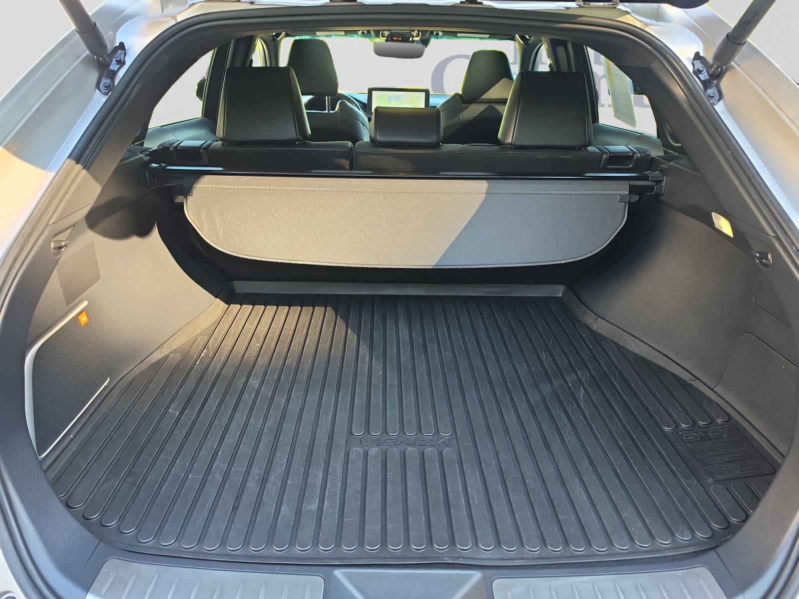 Used 2024 Toyota Venza Limited AWD/4WD image 4