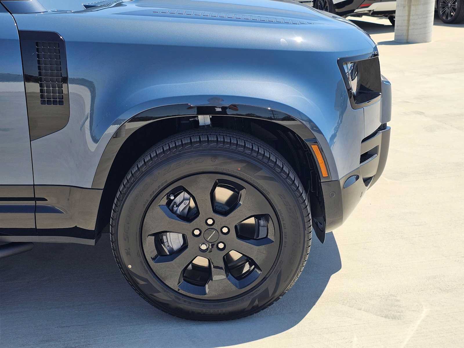 New 2026 Land Rover Defender 110 X-Dynamic SE AWD/4WD image 9