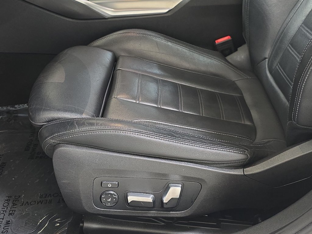 Certified 2020 BMW 330i Sedan w/ M Sport Package RWD image 28