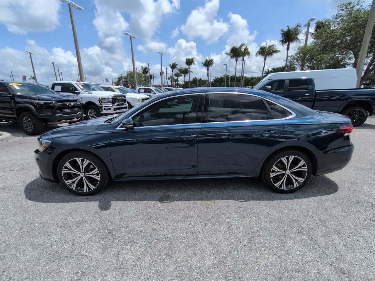 Used 2020 Volkswagen Passat 2.0T SEL FWD image 8