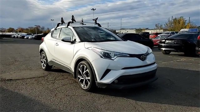 Used 2018 Toyota C-HR XLE image 2