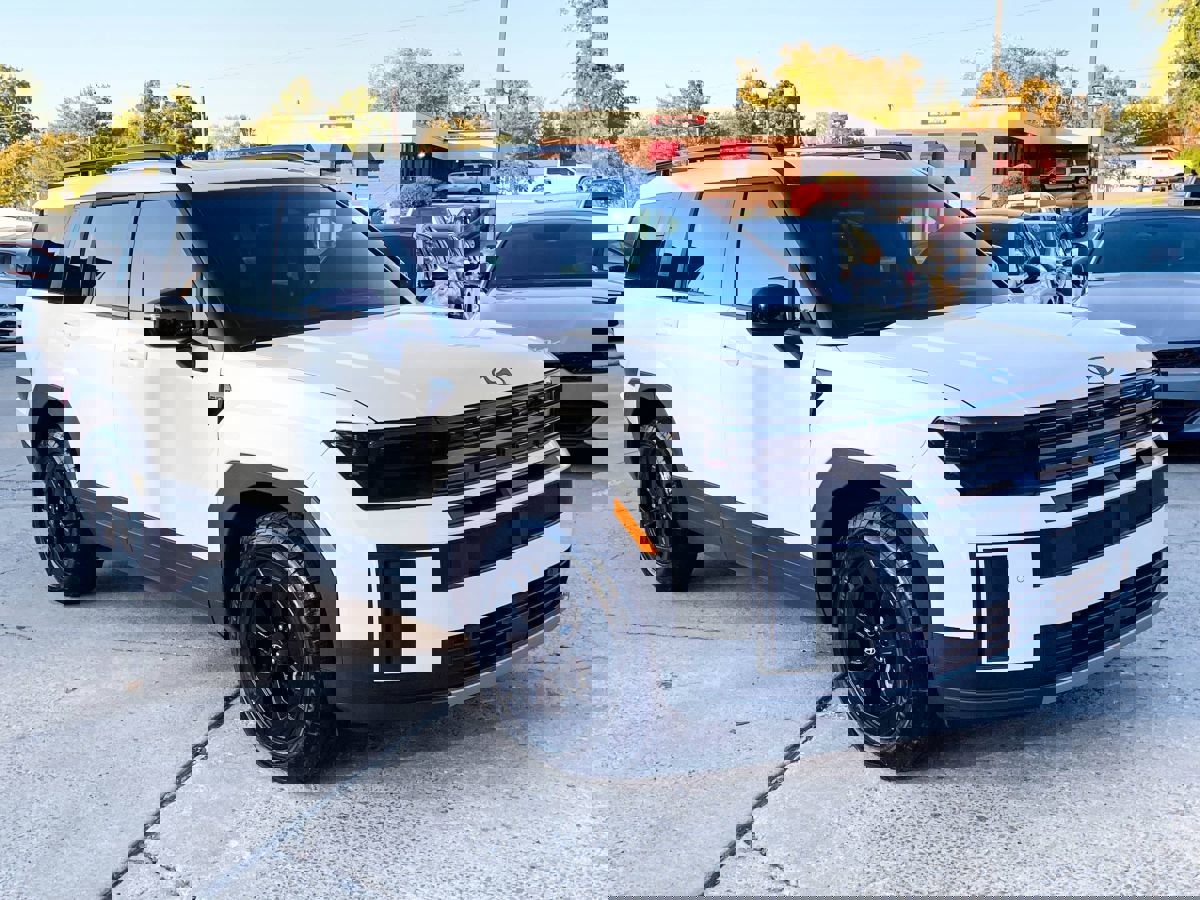 Used 2024 Hyundai Santa Fe XRT image 2