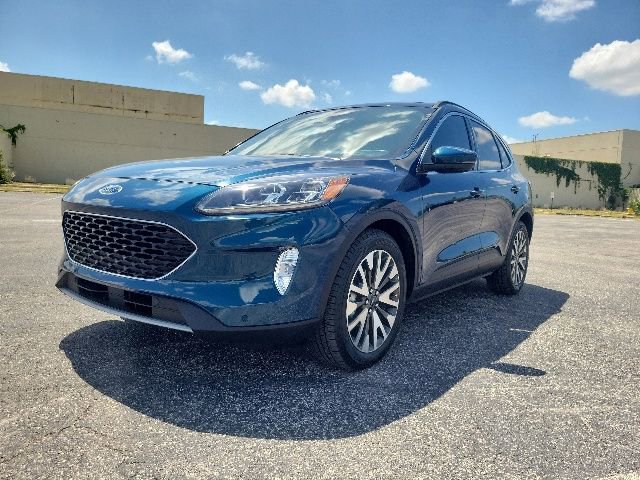Used 2020 Ford Escape Titanium FWD video 2