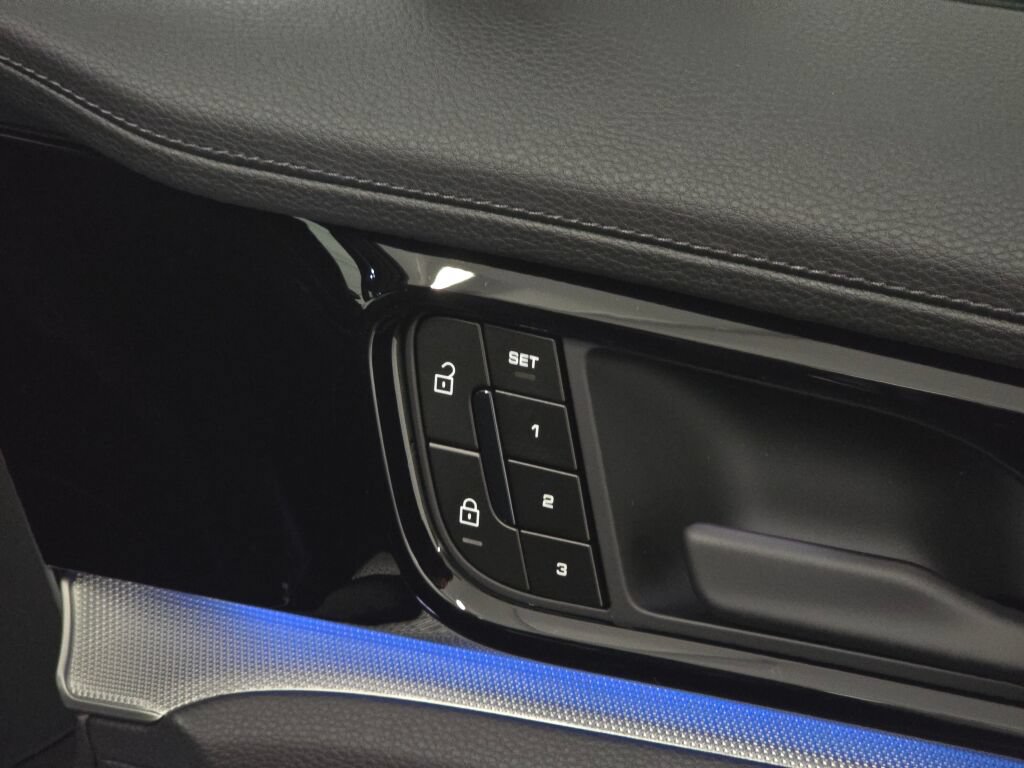 New 2026 Porsche Panamera 4 AWD/4WD image 30
