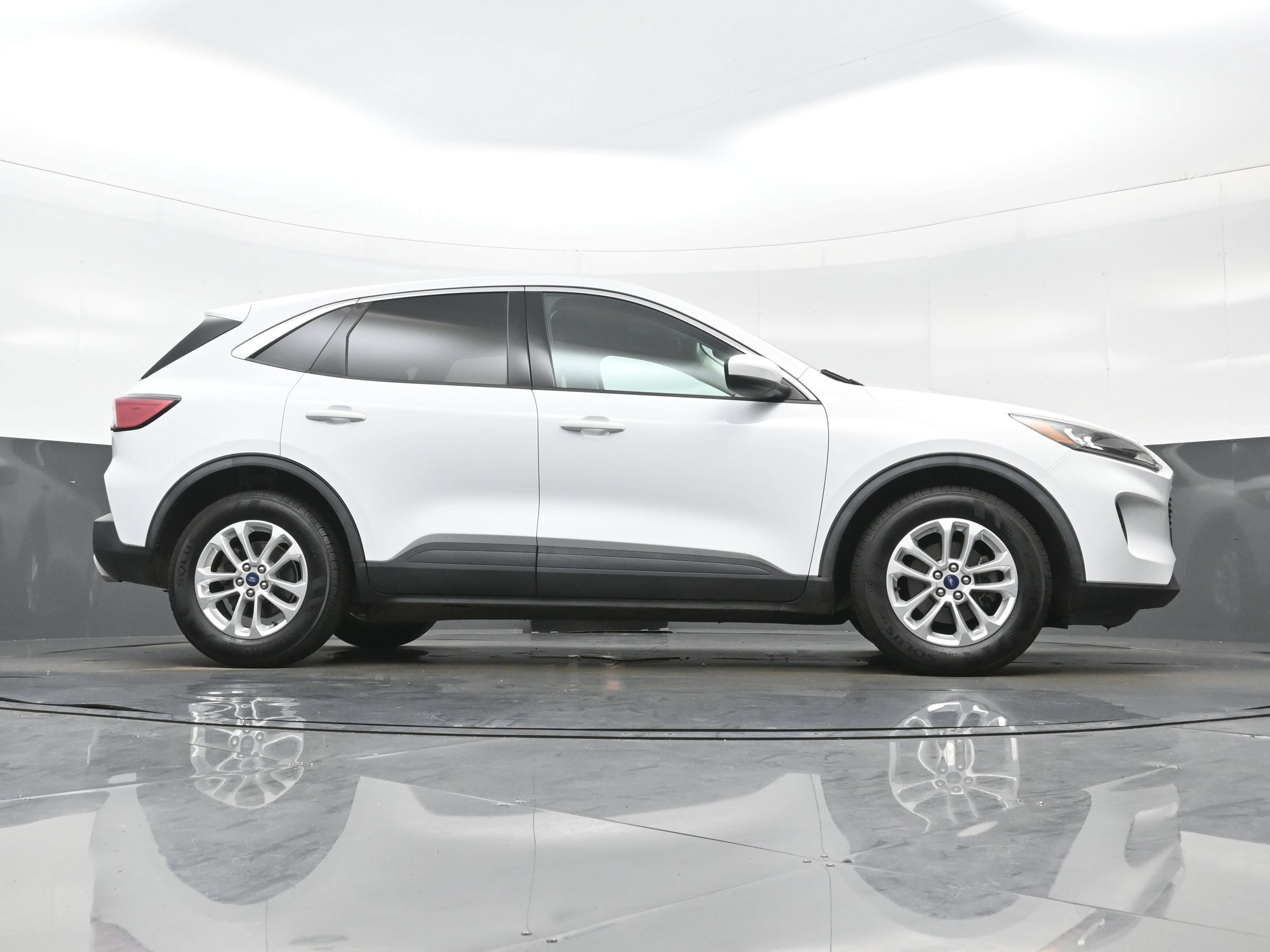Used 2021 Ford Escape SE w/ Convenience Package FWD image 30