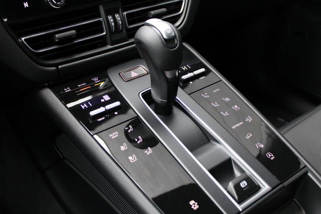Certified 2026 Porsche Macan AWD/4WD image 21