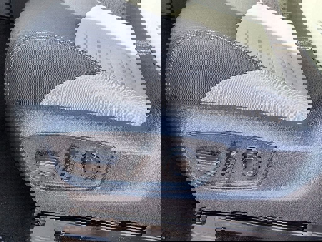 Used 2024 Toyota Tacoma TRD Off-Road w/ TRD Off Road Upgrade Package image 15