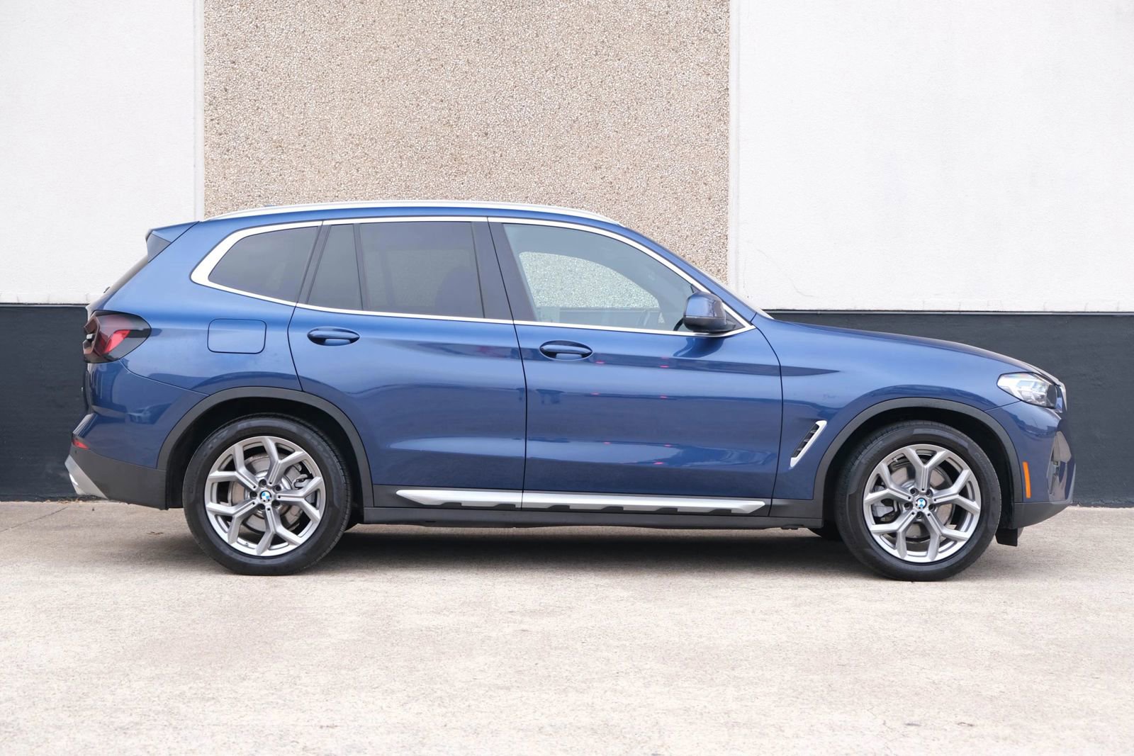 Used 2023 BMW X3 sDrive30i w/ Convenience Package image 11