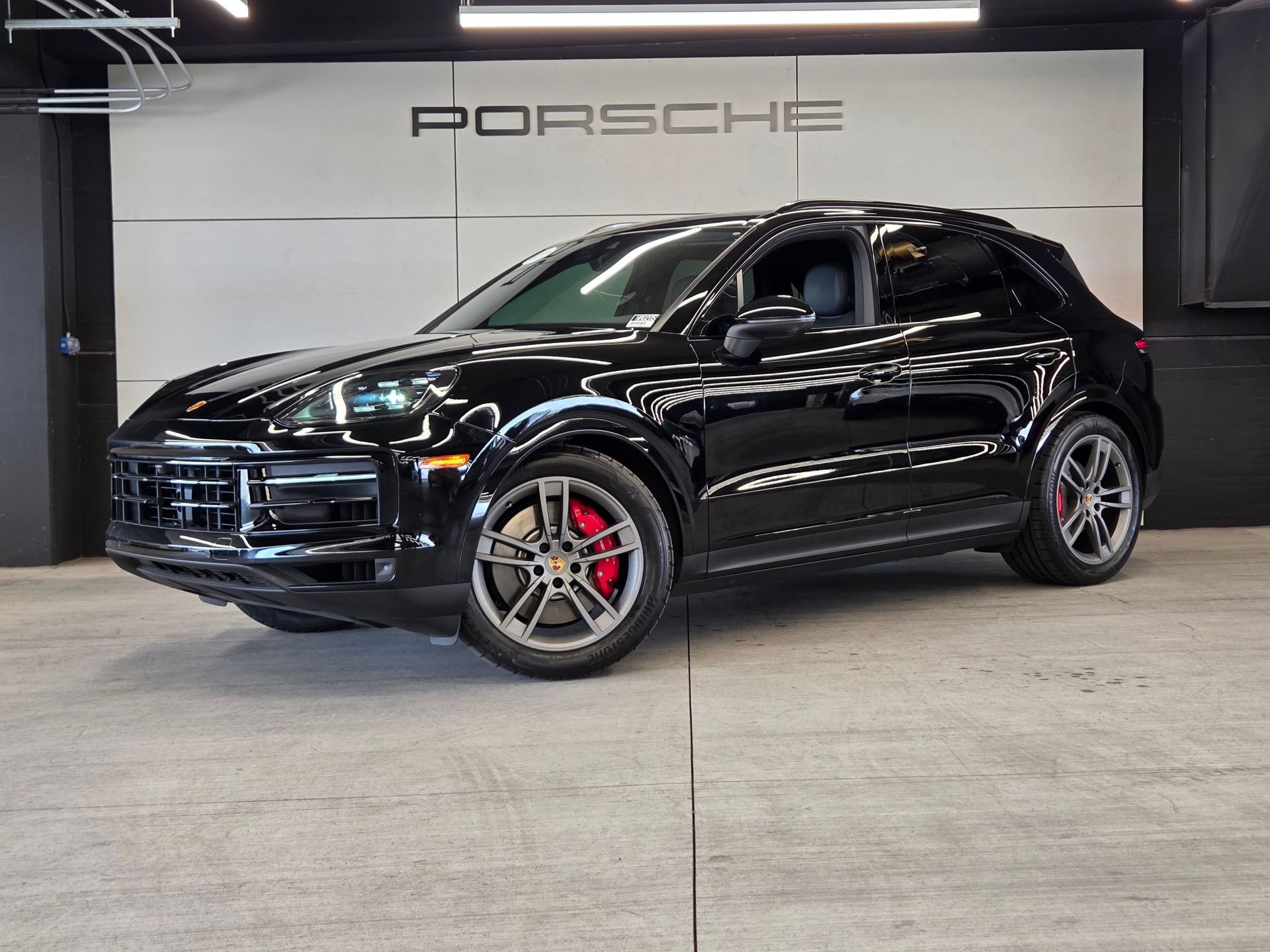 Certified 2024 Porsche Cayenne S AWD/4WD image 1