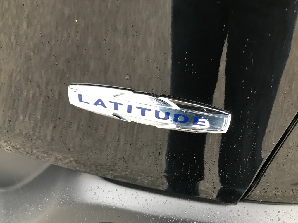 Used 2018 Jeep Cherokee Latitude image 9