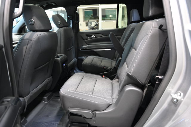 New 2027 Chevrolet Traverse LT w/ LPO, Floor Liner Package FWD image 11