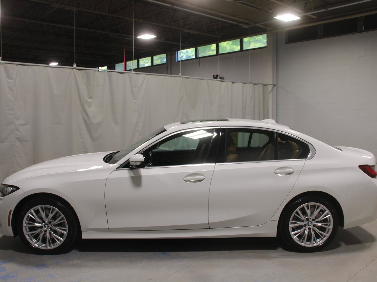 Certified 2024 BMW 330i xDrive Sedan w/ Convenience Package AWD/4WD image 17