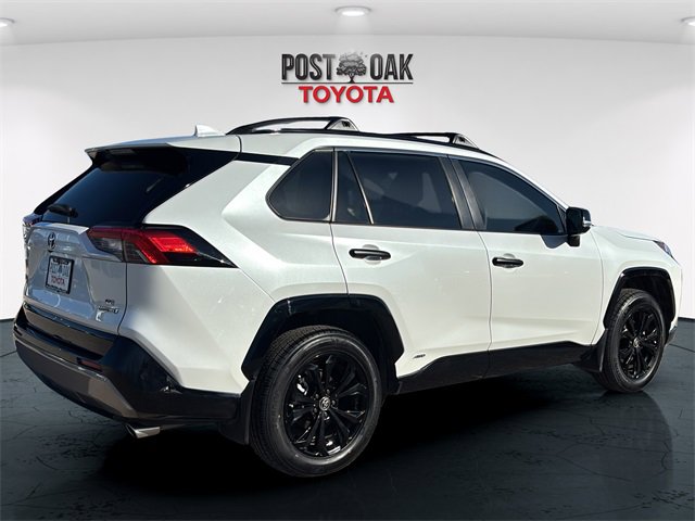 Used 2024 Toyota RAV4 SE w/ Convenience Package image 7