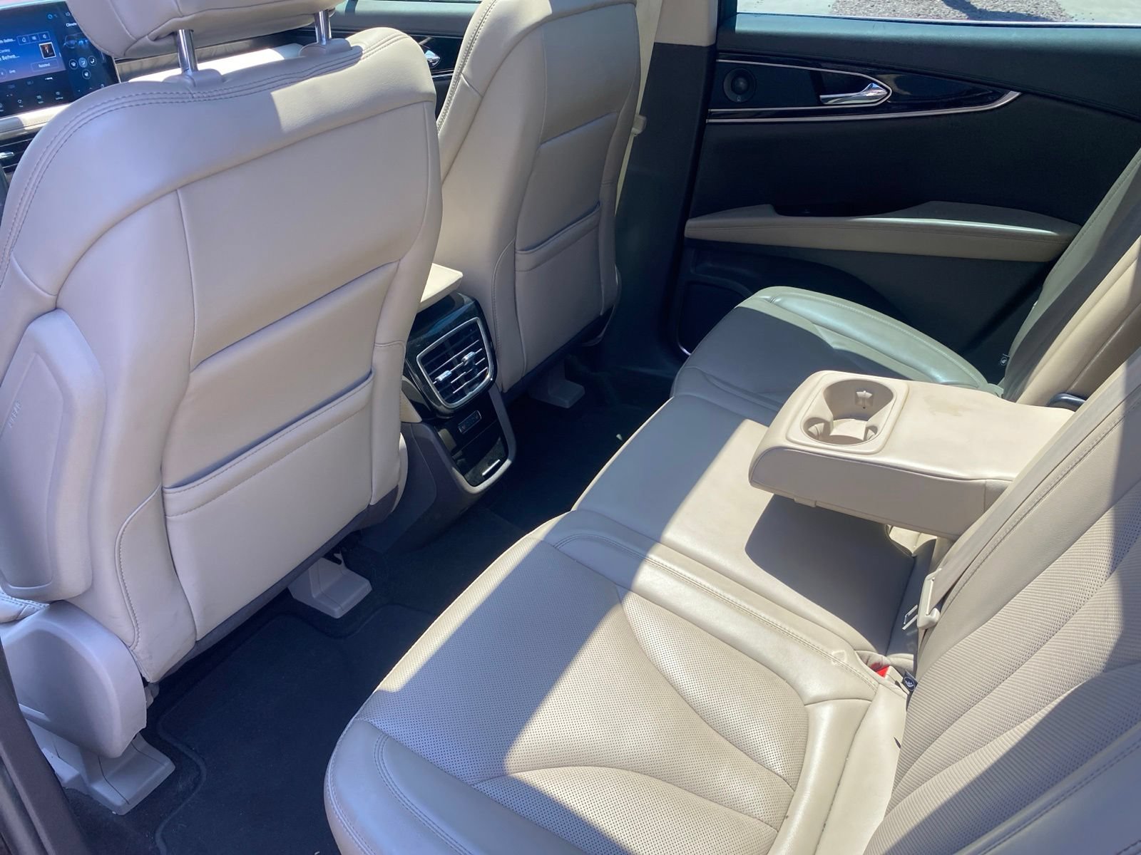 Used 2022 Lincoln Nautilus Reserve AWD/4WD image 22