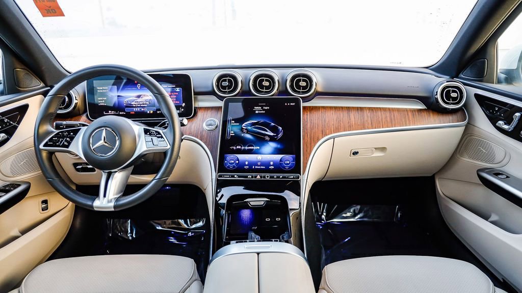 Used 2025 Mercedes-Benz C 300 4MATIC Sedan image 15