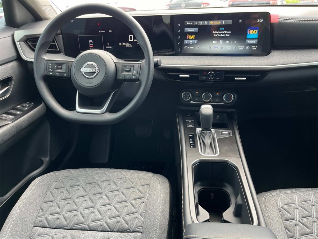 New 2025 Nissan Kicks SV w/ Illumination Package image 14