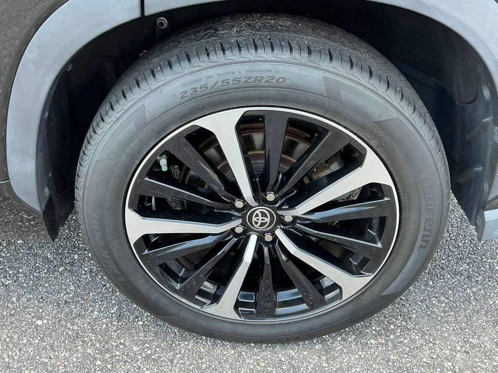 Used 2021 Toyota Highlander XSE FWD image 27