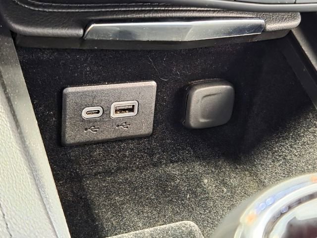 Used 2024 Cadillac XT4 Premium Luxury image 32