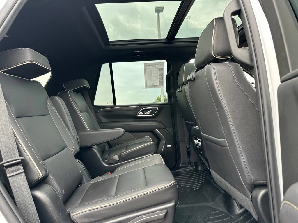 Used 2023 GMC Yukon SLT w/ SLT Premium Package AWD/4WD image 32
