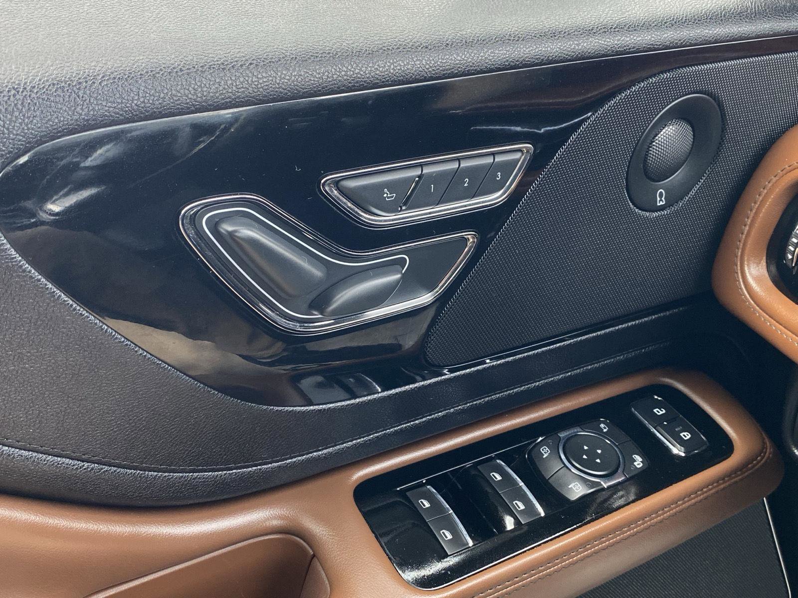 Used 2021 Lincoln Aviator Reserve w/ Equipment Group 201A image 11