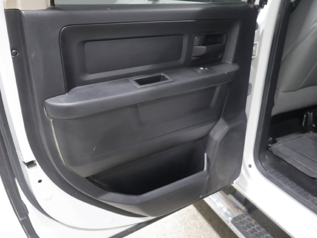 Used 2014 RAM 1500 ST w/ SXT Appearance Group AWD/4WD image 24