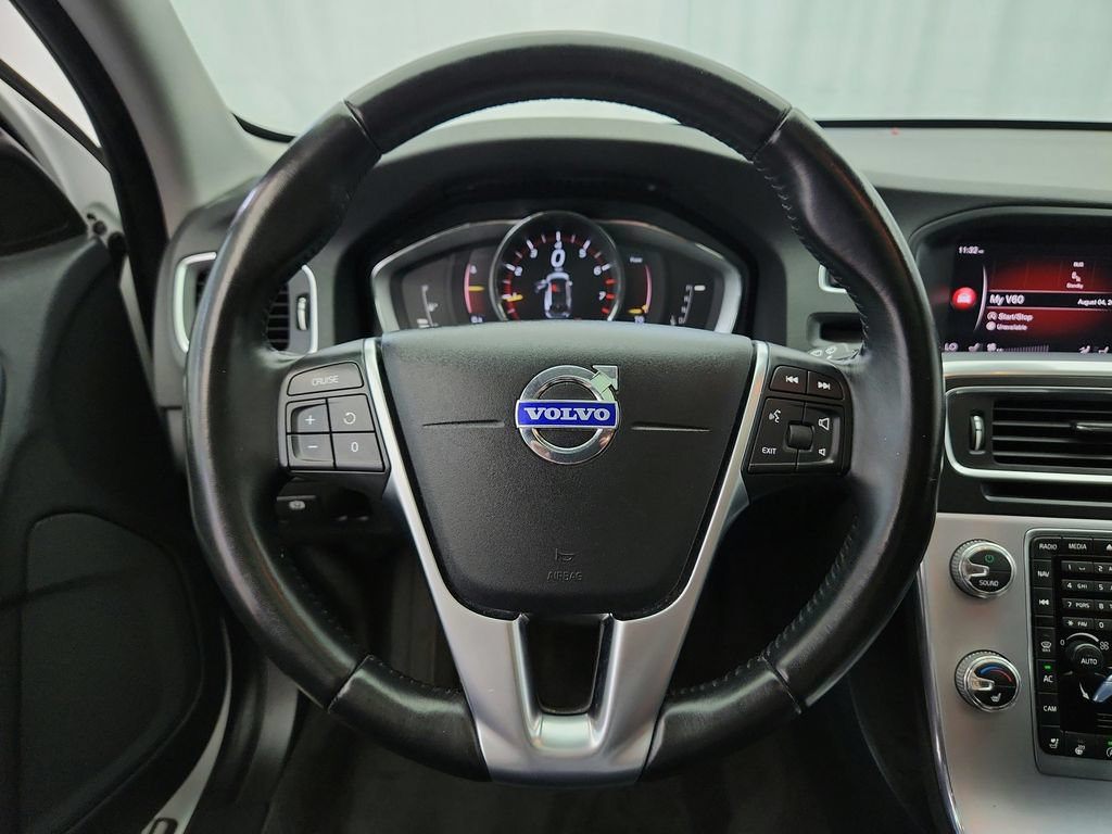 Used 2018 Volvo V60 T5 Cross Country AWD/4WD image 14
